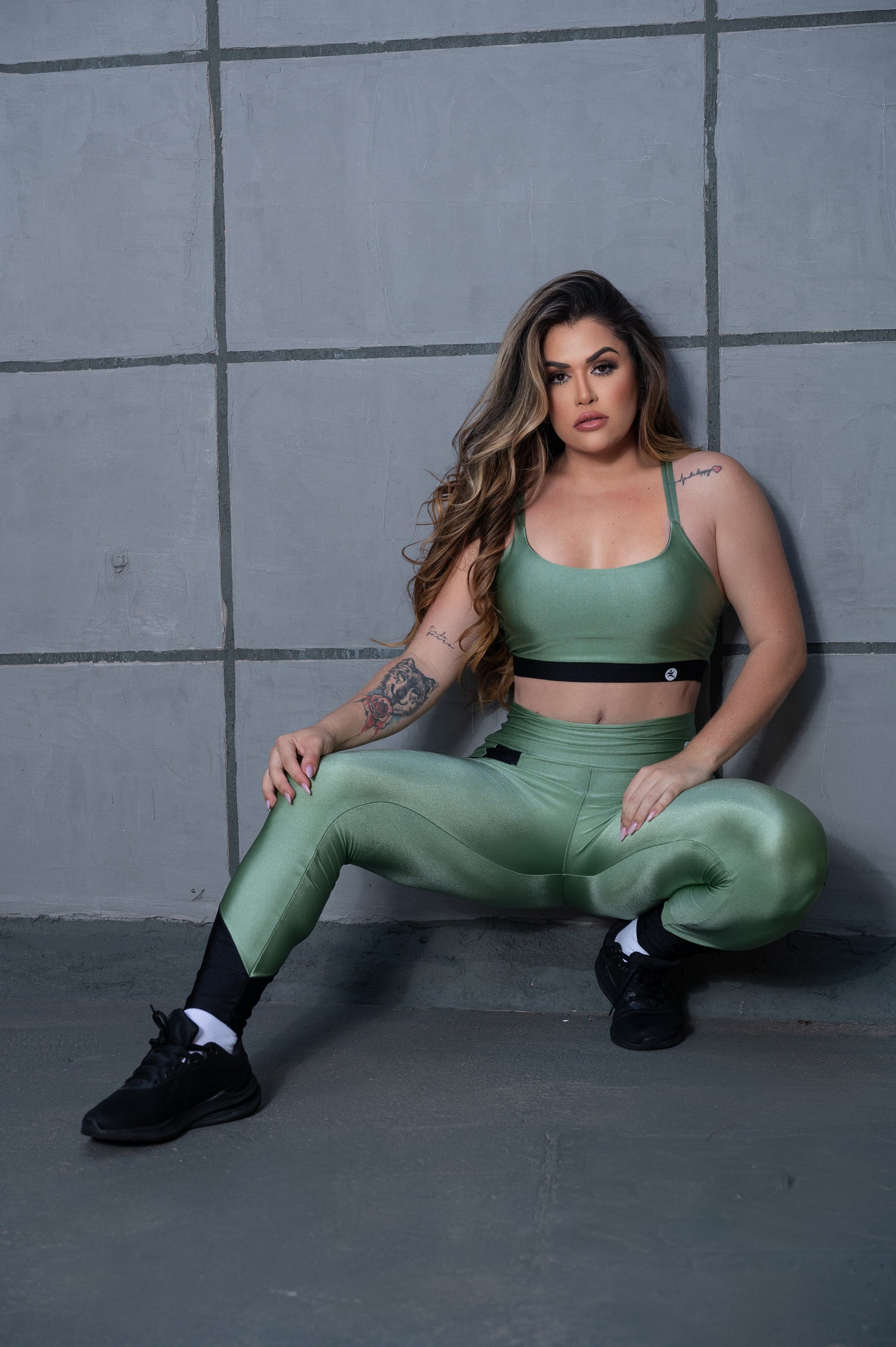 Conjunto Fitness Academia CutEdge Top + Legging Poliamida com Detalhes em recorte- Verde