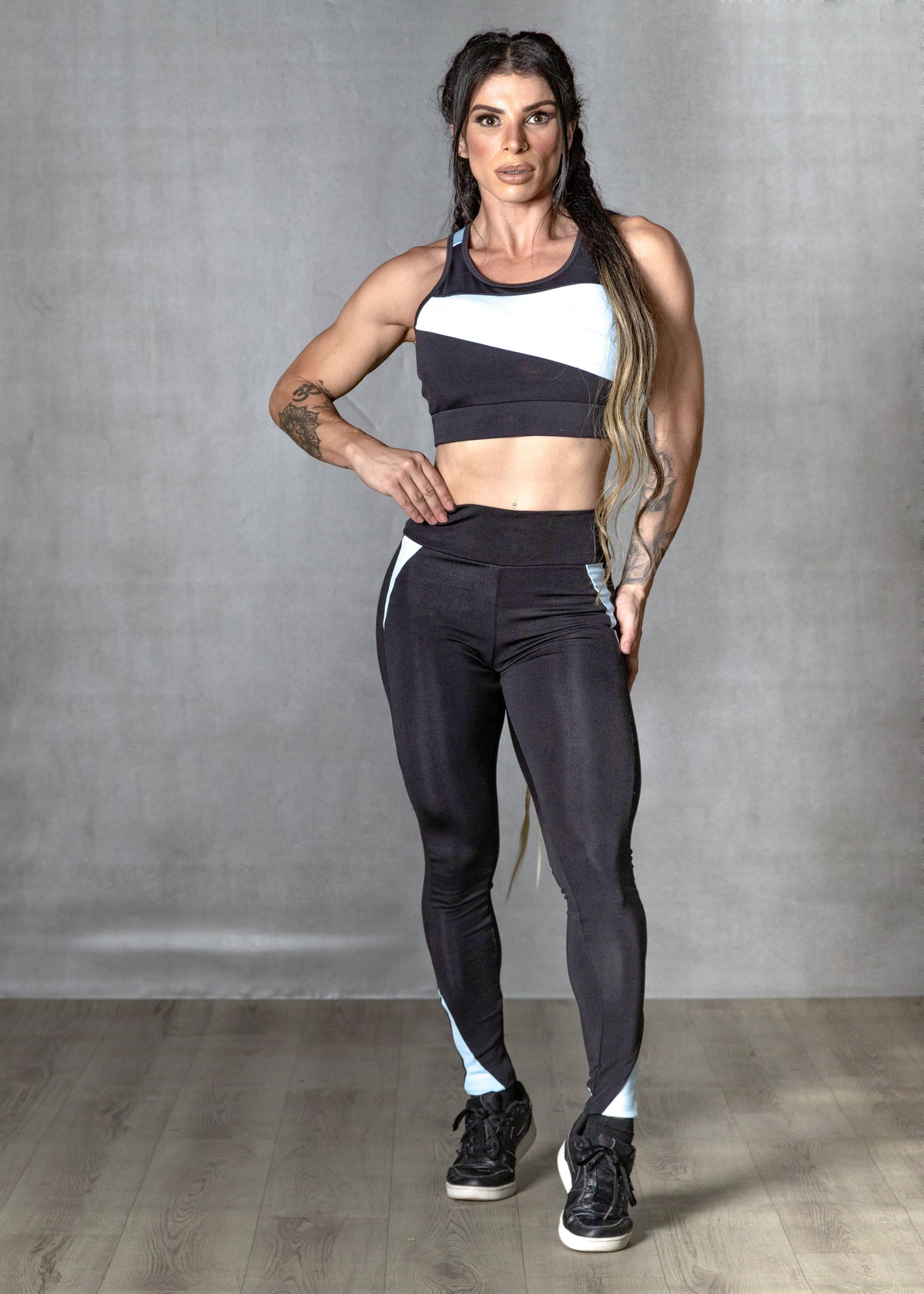 Conjunto Fitness MoveMax - Top Nadador + Calça Legging Recorte - Preto