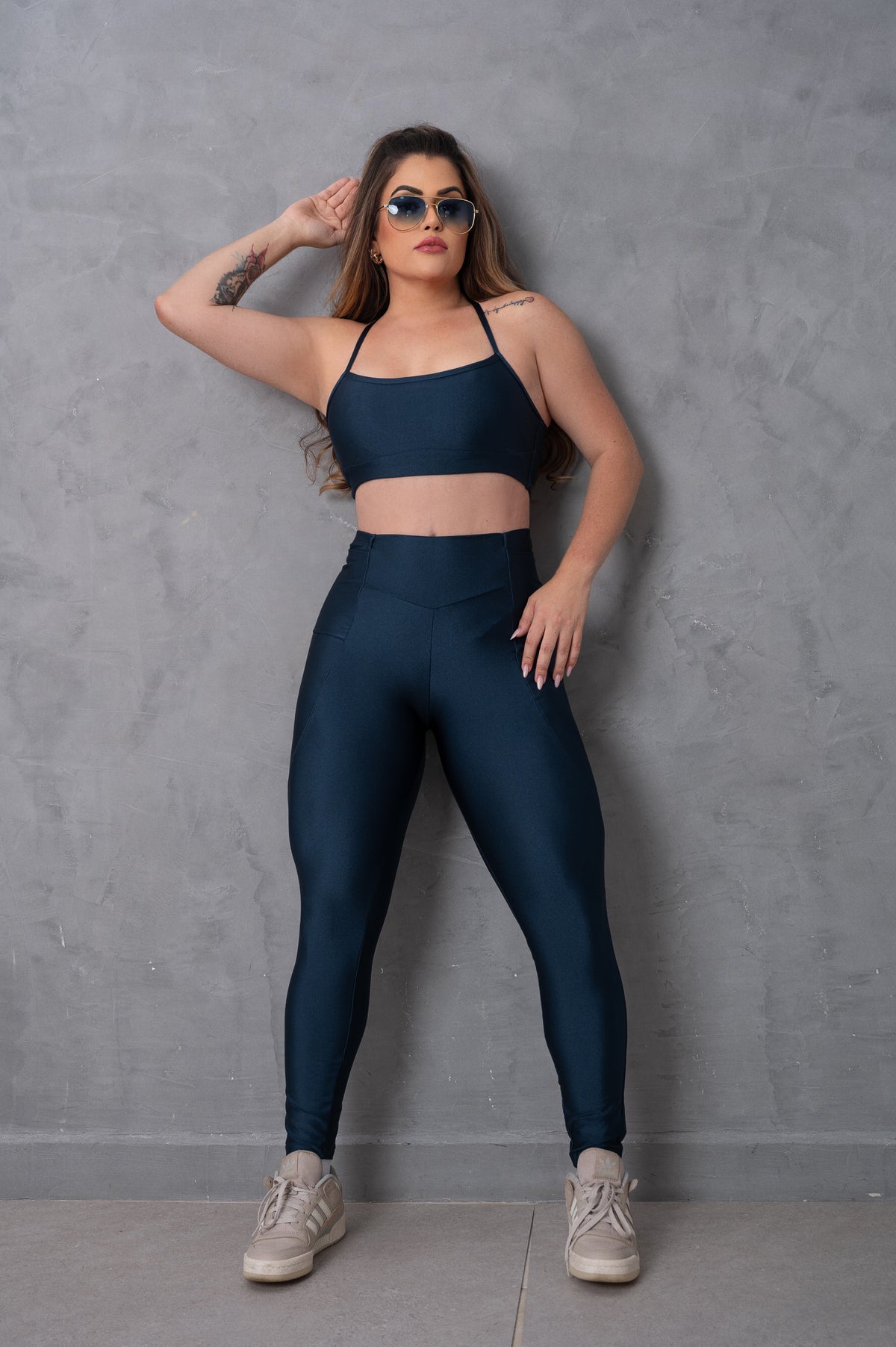 Conjunto Fitness Academia Lili Top + Legging Poliamida com Detalhes em recorte- Azul marinho