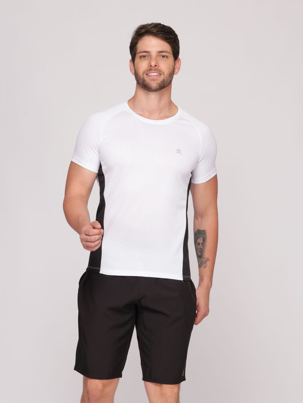 Camiseta Masculina com Recorte DryFit: Absorve 70% do Suor e Não Esquenta  - Branca