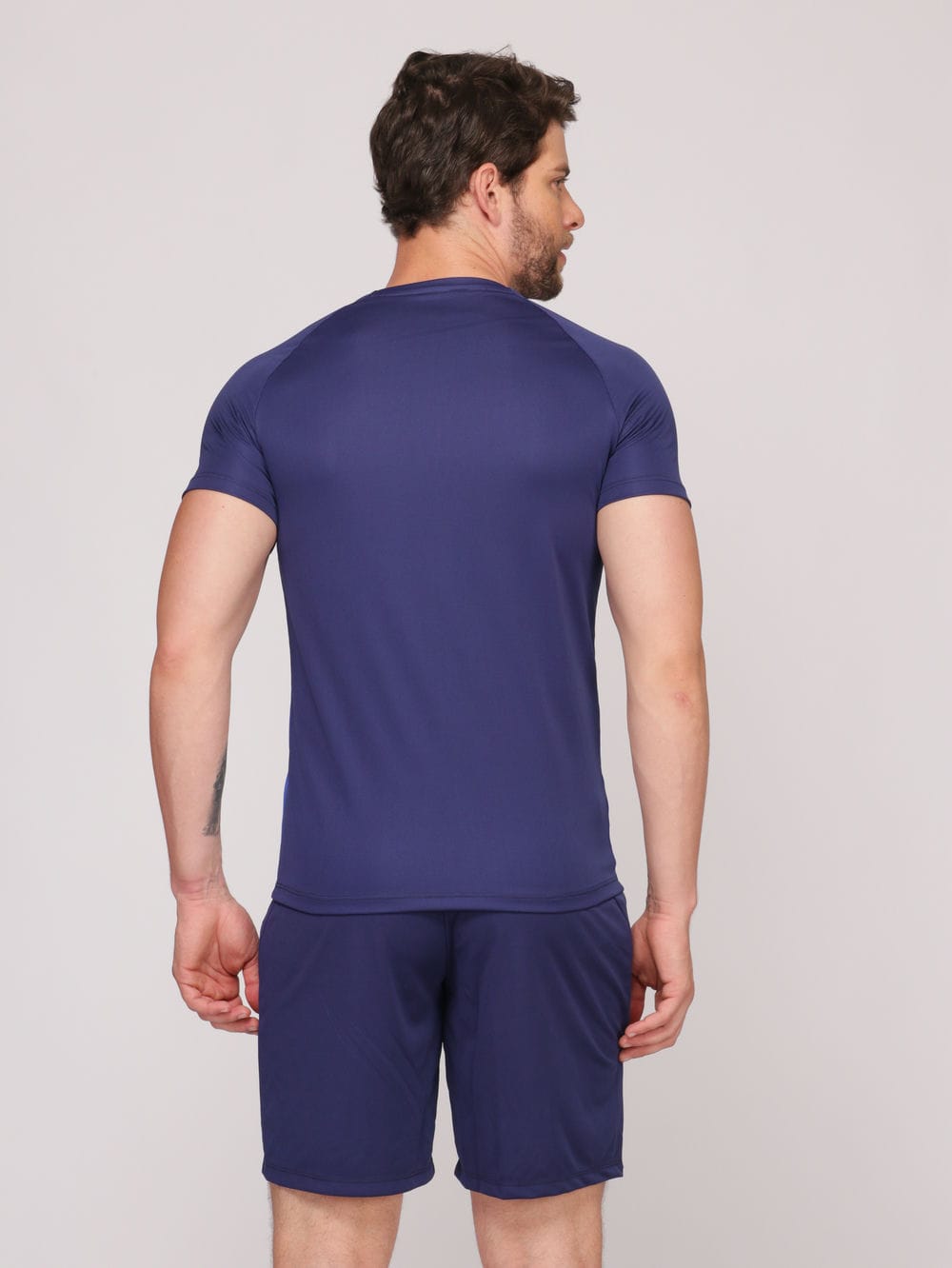 Camiseta Masculina com Recorte DryFit: Absorve 70% do Suor e Não Esquenta  - Azul