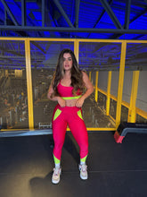 Conjunto Fitness Academia CutEdge Top + Legging Poliamida com Detalhes em recorte  Rosa